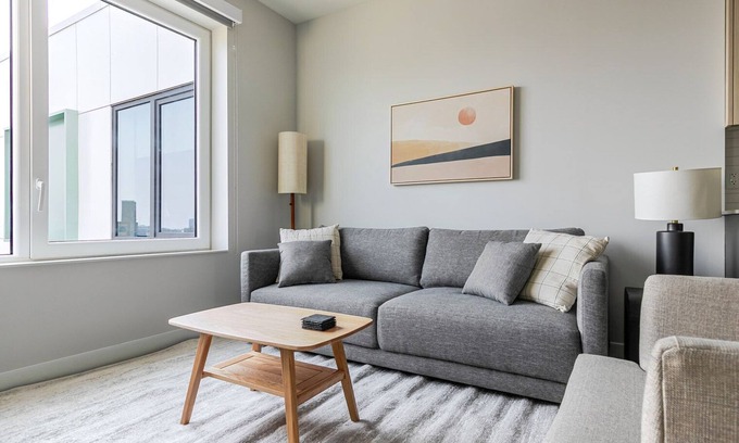 West Town Apartment | Blueground | West Town, washer, nr Chicago River