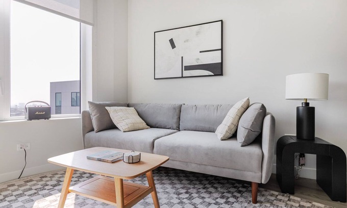 West Town Apartment | Blueground | West Town, washer, nr Chicago River