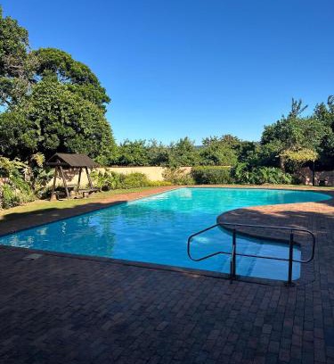 Port Edward Apartment | BlueHive guesthouse Leisure