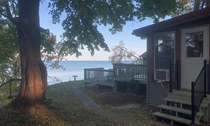 Chautauqua County Cottage | Bluffside Retreat-cozy cottage with panoramic views of Lake Erie