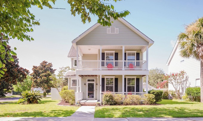 Bluffton House | Bluffton Breezy charming home in the heart of in Old Town Bluffton.