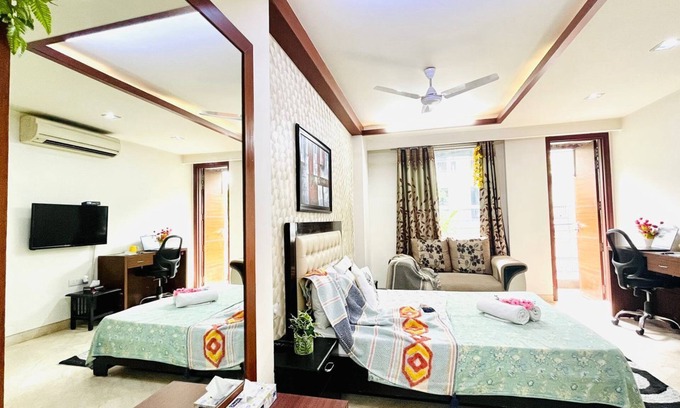 Hauz Khas Apartment | BluO Cozy Studio - Green Park & Hauz Khas Village