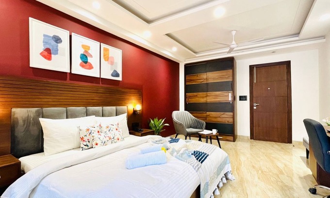 DLF Phase 3 Hotel | BluO Studio4 DLF CyberCity - Balcony, Gym TT, Lift