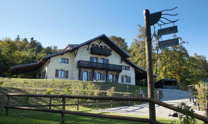 Arzier Bed & Breakfast | BnB La Clemonie