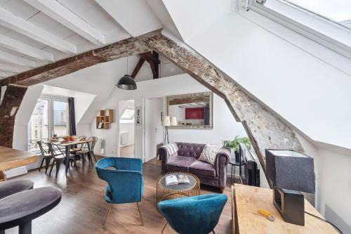 Quartier de la Monnaie Apartment | BnBNova - Latin Quarter & St-Andre des Arts - 3BR