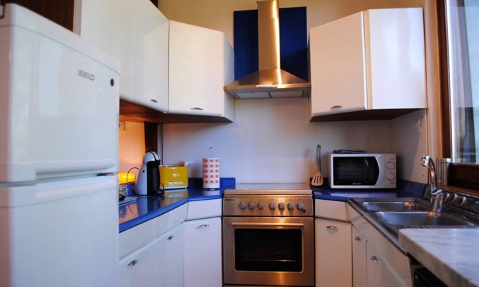 Sesto Calende Apartment | BNBOOK-GARDEN VIEW VILLA