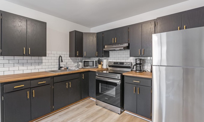 Exeter Apartment | Bo's Bnbs Unit 4 Downtown Exeter