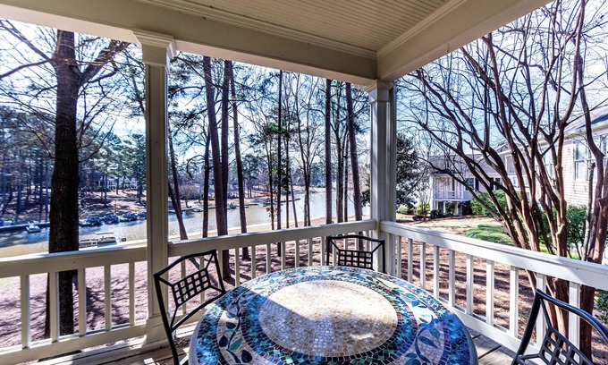 Lake Oconee House | Boardwalk Lake Getaway