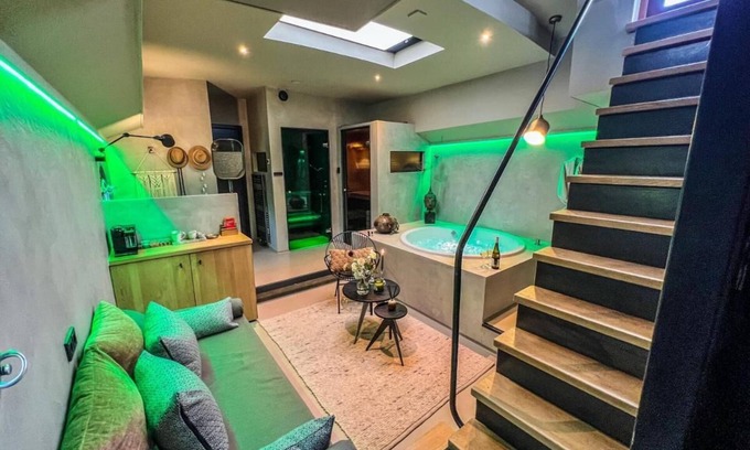 Eastern Docklands Bed & Breakfast | Boat And Boost: Luxury & Wellness