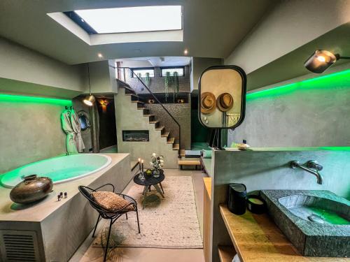 Eastern Docklands Bed & Breakfast | Boat & Boost Amsterdam