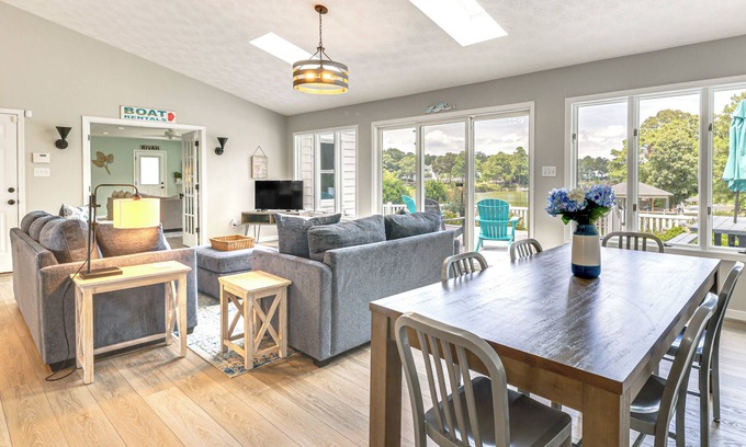 Deltaville House | Boat Dock & Kayaks: Waterfront Home in Deltaville!