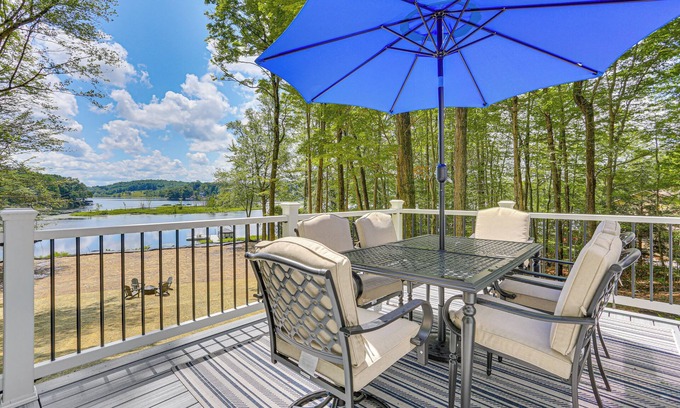 Lake Ariel House | Boat, Fish & Unwind: Waterfront Gem in Pocono Mtns