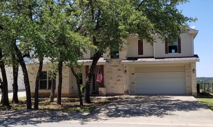 Waterford On Lake Travis House | Boat Ramp Open/Lakeview House/Perfect for Snowbirds/High-Speed Internet