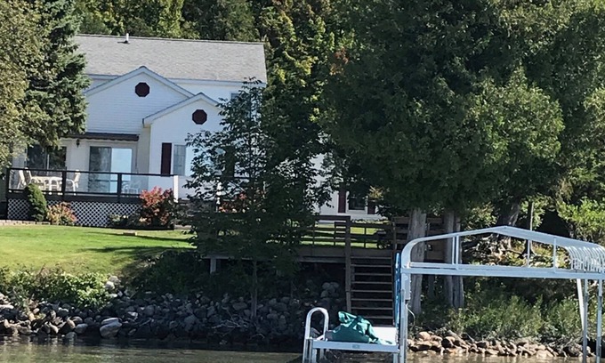 Central Lake House | Boater's Paradise at Tanglewood Cottage on Torch Lake