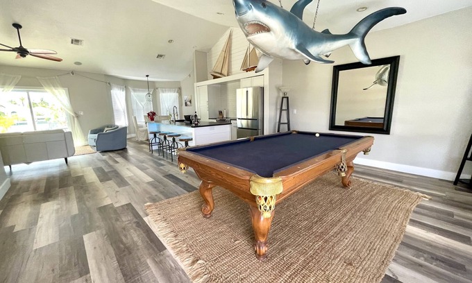 Bahamia West House | Boaters Waterfront Paradise. Dock included! Now with StarLink Wifi