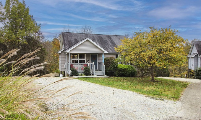 Taylorsville Cottage | Boating, bourbon and high speed internet, oh my!