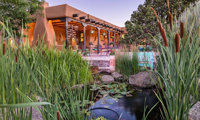 Canoncito Bed & Breakfast | Bobcat Inn Bed and Breakfast