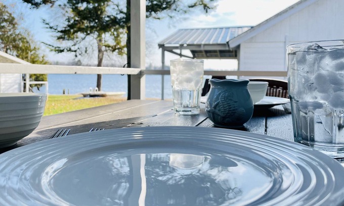 Bobcaygeon Cabin | Bobcaygeon Resort Cottage 1 CONSTELLATION sleeps 6