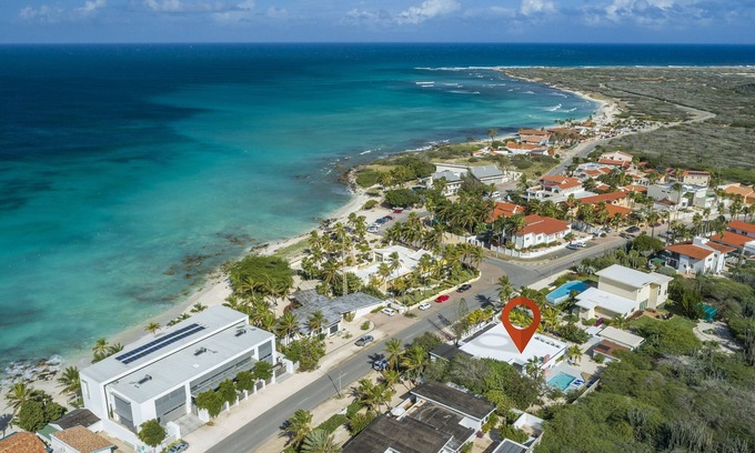 Arashi Apartment | Boca Catalina Modern Villas 2 bed 2 bath full kitchen steps from the beach