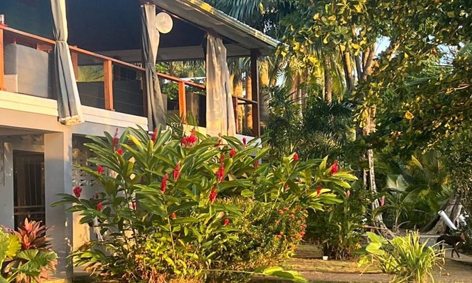 Isla Solarte House | Bocas del Toro Vacation Rental - Casablanca Isla Solarte