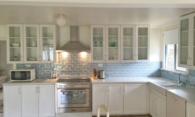 Boddington House | Boddington Retreat located near river has free wifi