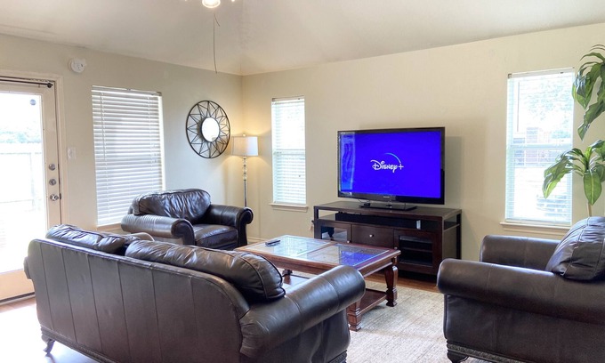 Baytown House | BODHI House - 4 Bedroom Home nested in a quiet community with King Bed Suite,