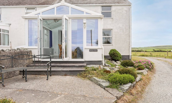 Holyhead Cottage | BODLASAN GROES COTTAGE, pet friendly, with a garden in Llanfachraeth