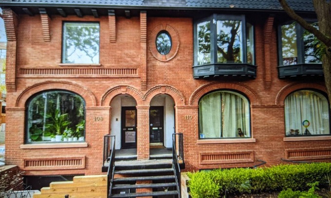 Downtown Toronto Condo | Bohemian Brownstone Apartment in Downtown Toronto