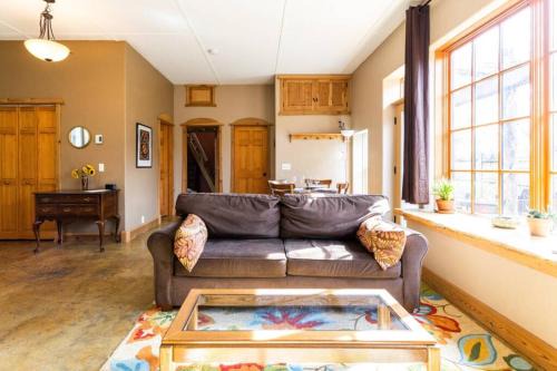 Asheville House | Bohemian Craftsman Cottage w/Serene Outdoor Space