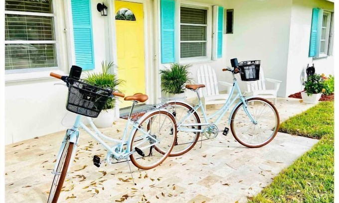 Riverside House | ☀️ Boho Beach House ☀️ Minutes to all Local Delights!