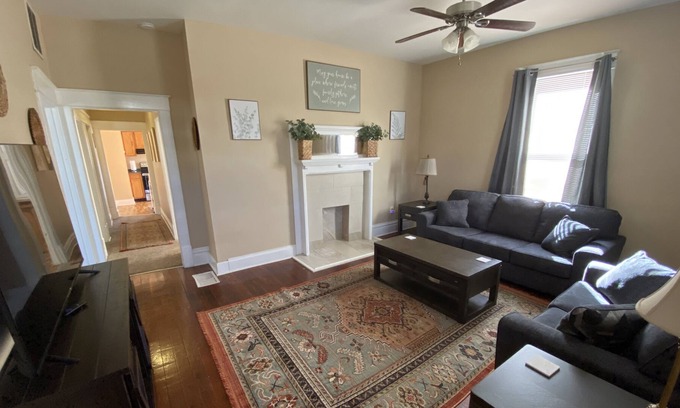 Ashland Apartment | Boho Beauty- 2 Bedroom/1 Bath close to KDMC, Cabell, and HTS Airport