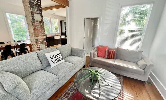 River District House | Boho Bungalow - Downtown - Free Parking