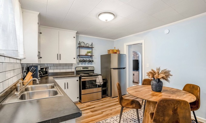 Port Clinton Apartment | BoHo by the Beach: Charming 2-bedroom apartment in the heart of Port Clinton