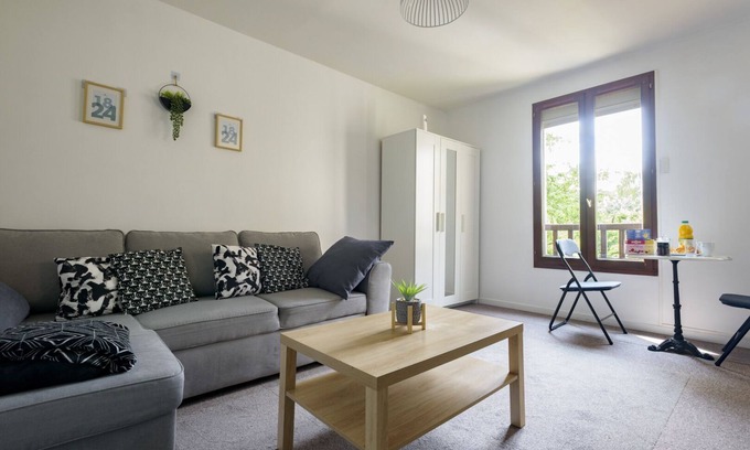 Cergy Apartment | Boho Chic - 27 m² - Proche de Paris