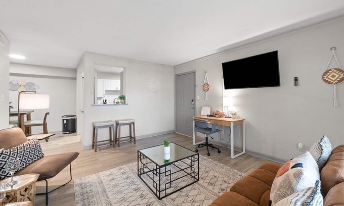 Smyrna Apartment | Boho Chic 2bedroom walking distance to the Battery