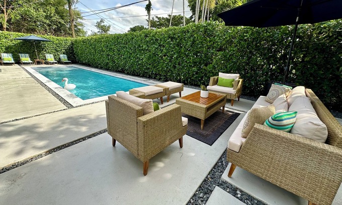 Seybold House | Boho Chic House-POOL & FIREPIT - 15 mins to South Beach