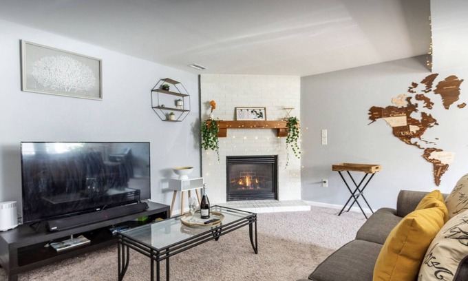 Rossville House | Boho-chic Private Ground Floor
