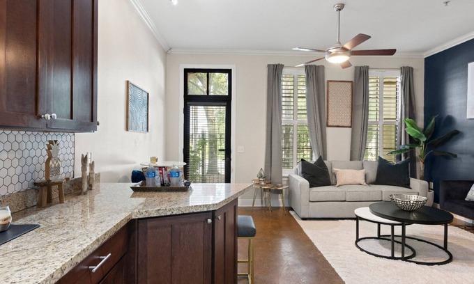 Midtown Apartment | Boho Chic Vibes 1-bedroom apartment with AC, WiFi Midtown Houston
