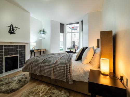 New Brighton Apartment | Boho Flat New Brighton, free WiFi and parking