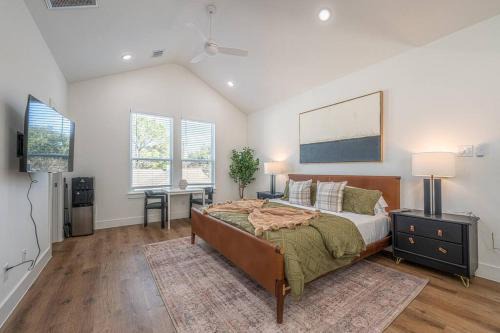 South Central Houston Apartment | Boho-Mod Studio at East Downtown