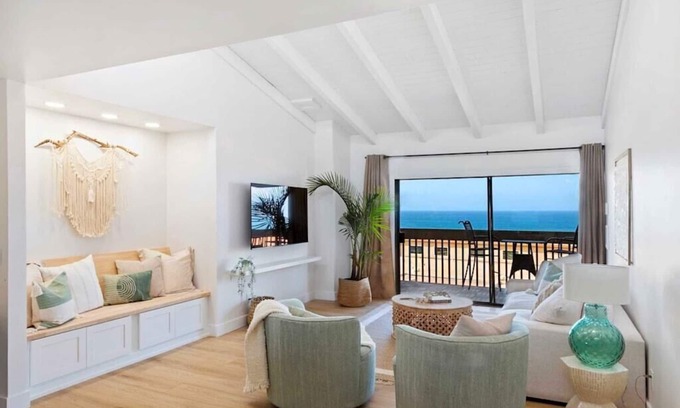 Solana Beach House | Boho Solana Beach Stunner