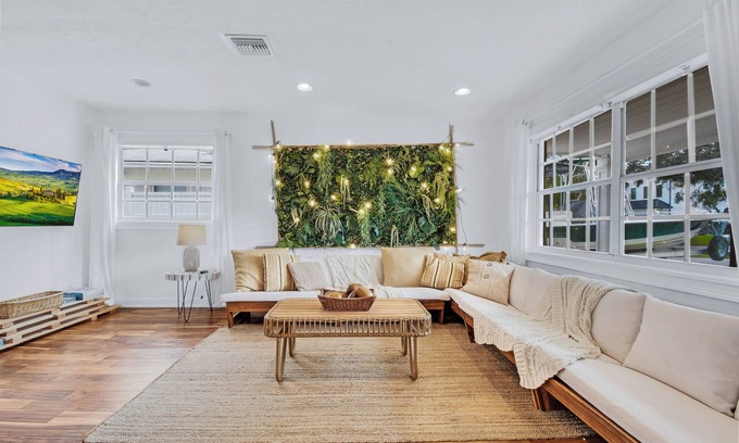 Virginia Park House | Boho TPA Escape: BIg Outdoor TV, Fire Pit, Games, and Hot tub coming soon!