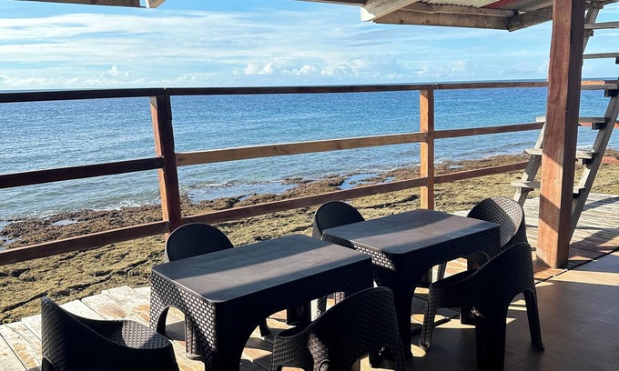 Clarin House | Bohol Beach House Costa Cantagay 4 bdrms for 10-12 pax (beachfront)