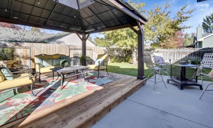 Boise House | Boise Oasis: GOLF - BIKE - FLOAT - SKI - EAT