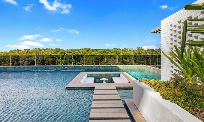 Birtinya Apartment | Bokarina Beach 3 Bedroom Luxury Apartment