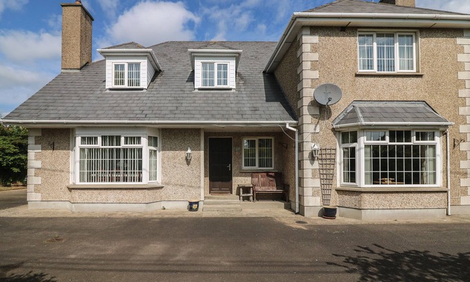 Blackwater Cottage | BOLGER HOUSE, pet friendly in Kilmuckridge, County Wexford