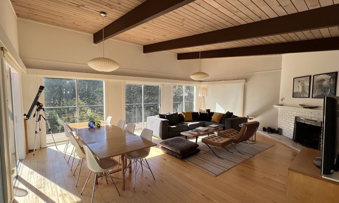 Bolinas House | Bolinas Home with pony