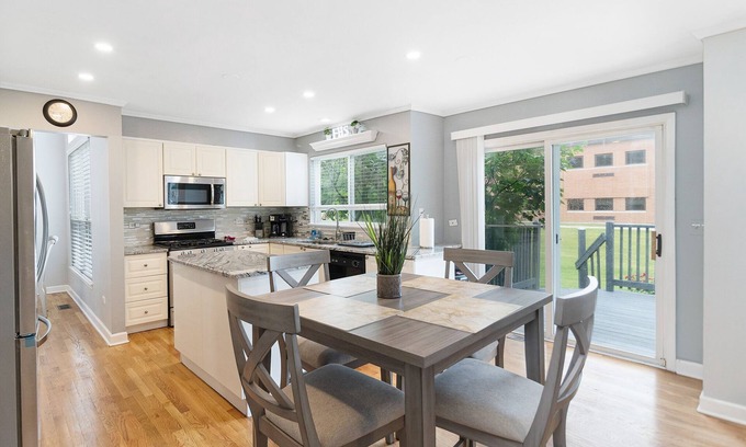 Bolingbrook House | Bolingbrook Rental - Jonathan Way