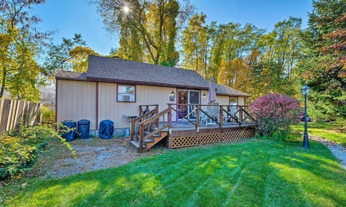 Bolton Landing House | Bolton Landing Cottage with Deck, Walk to Beach!