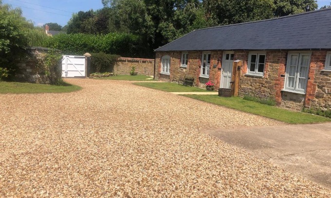Oakham House | Bolton's Cottage